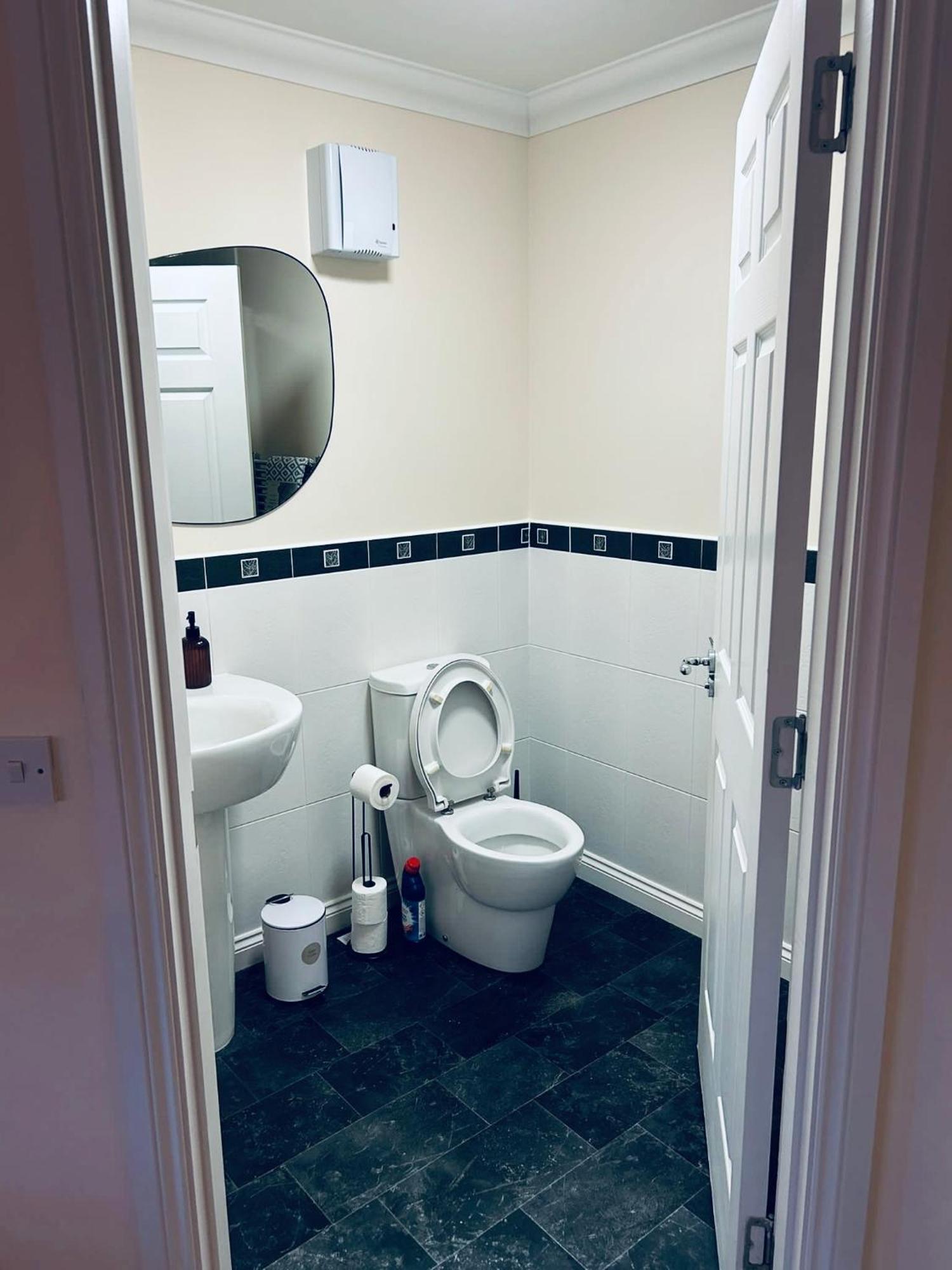 Central Cosy Riverview Apartment 2 Bed, 2 Bath, Free Parking / Wifi Инвернесс Экстерьер фото